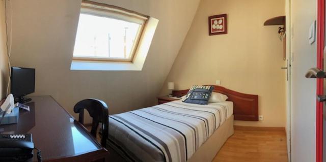 Single Room,942182590:JPEG