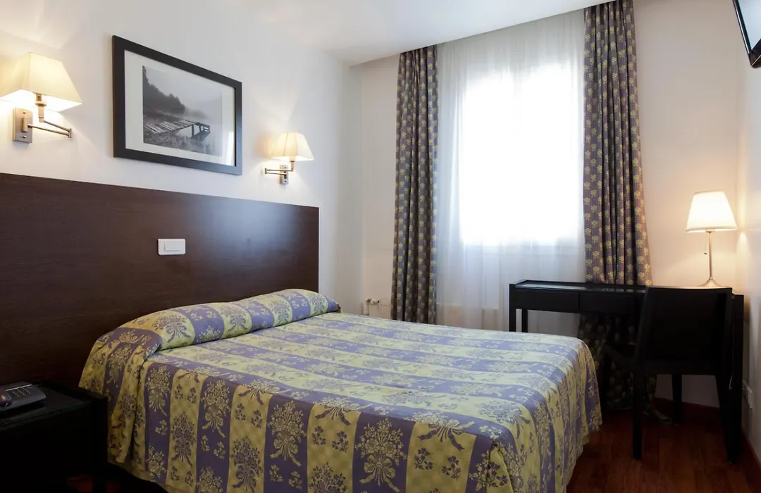 Hotel Cosmotel Marais Republique Paris-1
